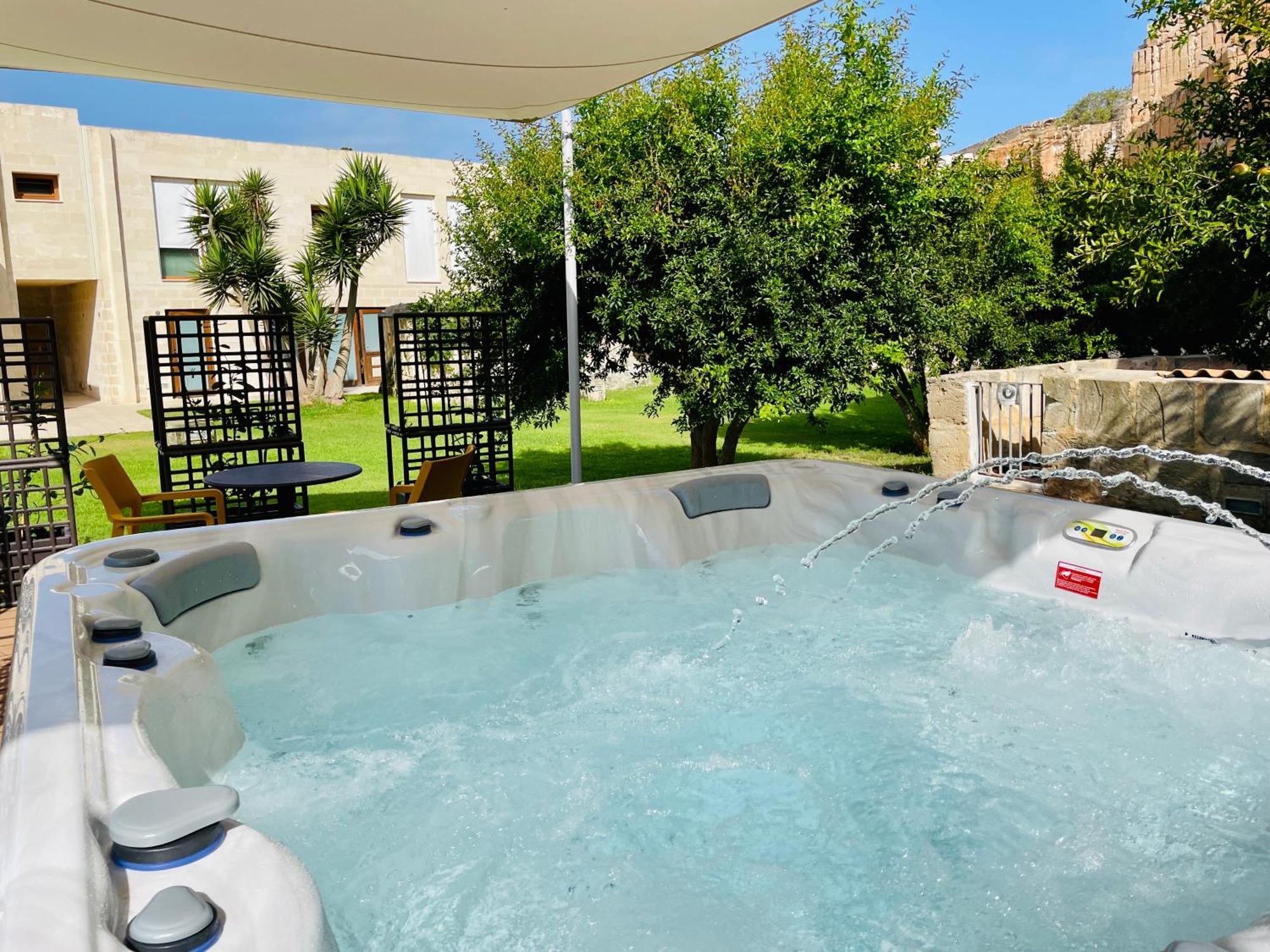 Cave Bianche Hotel ฟาวีญานา ภายนอก รูปภาพ